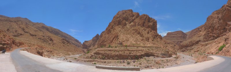 Todra Gorge Panorama a.jpg