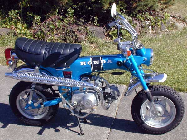 Honda-dax-st-70_e8451.jpg